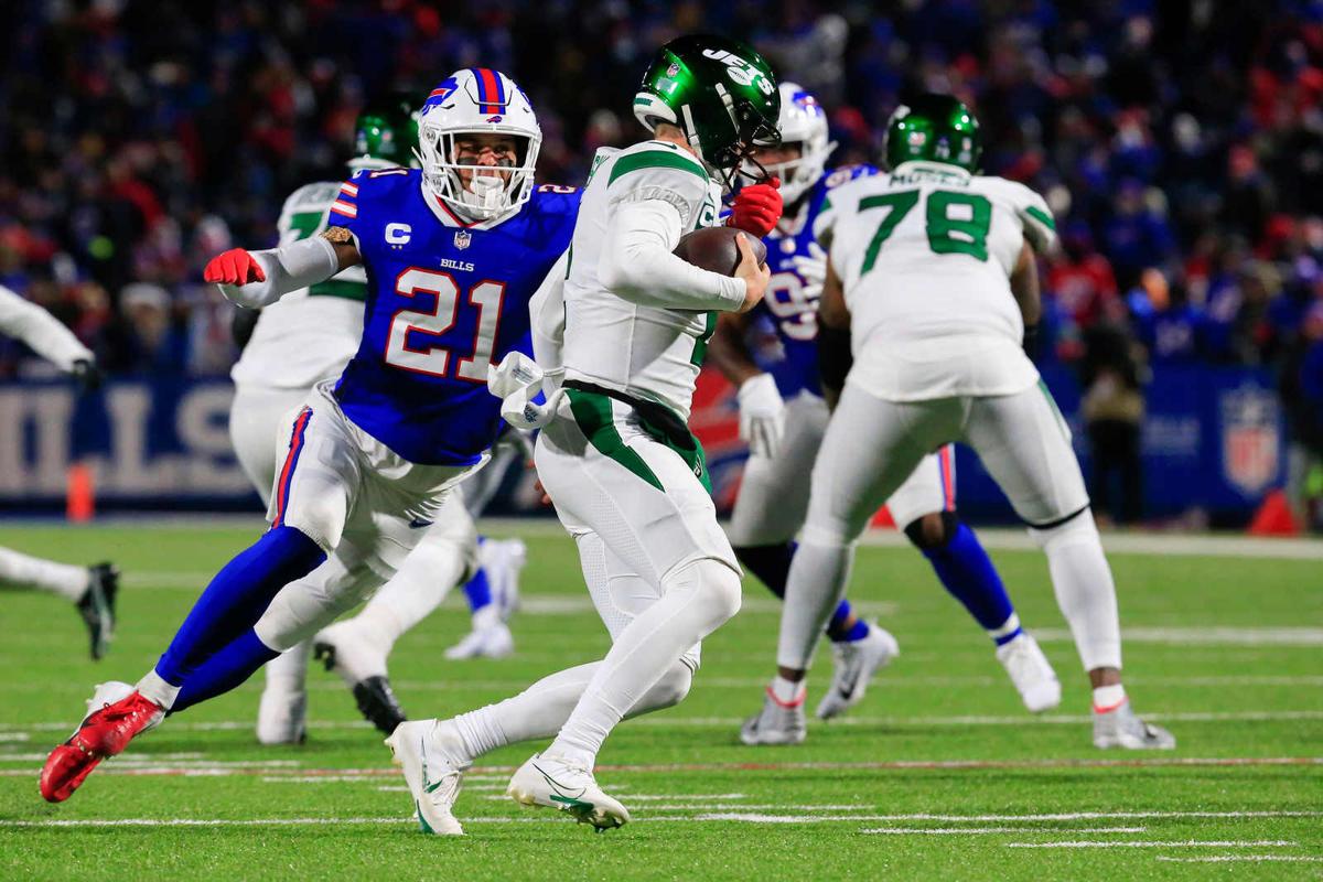 Beyond the Blitz: Why We Love the Pageantry of American Football